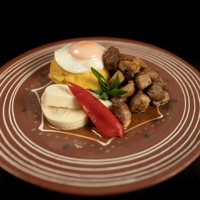 Tochitură moldovenească